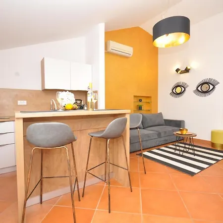 Kala Main Square Apartment *