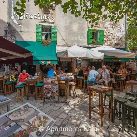 Kala Main Square Apartment *