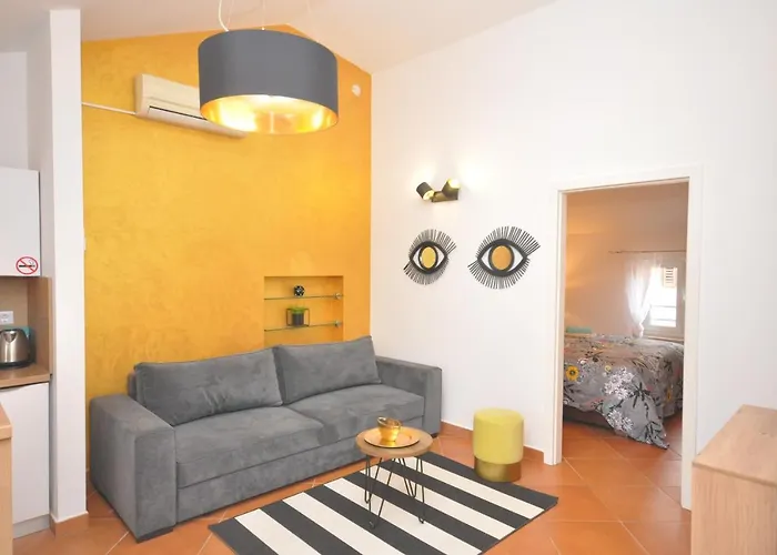 Kala Main Square 公寓 波雷奇